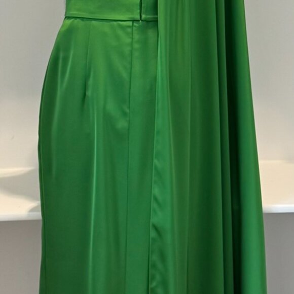 Green One Shoulder Cape Dropped Silk Gown by I.H.F Atelier - Picture 9 of 11